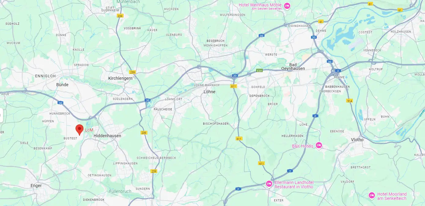 Ein roter Kartenmarker, der den Standort von lcm hiddenhausen markiert.